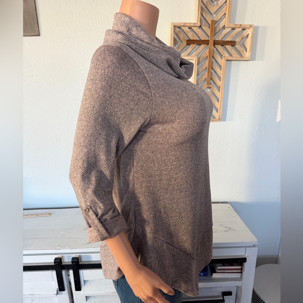 Jesse & Jax Taupe Cowl Neck Asymmetrical Hem Knit Top Size Small - Picture 4 of 13